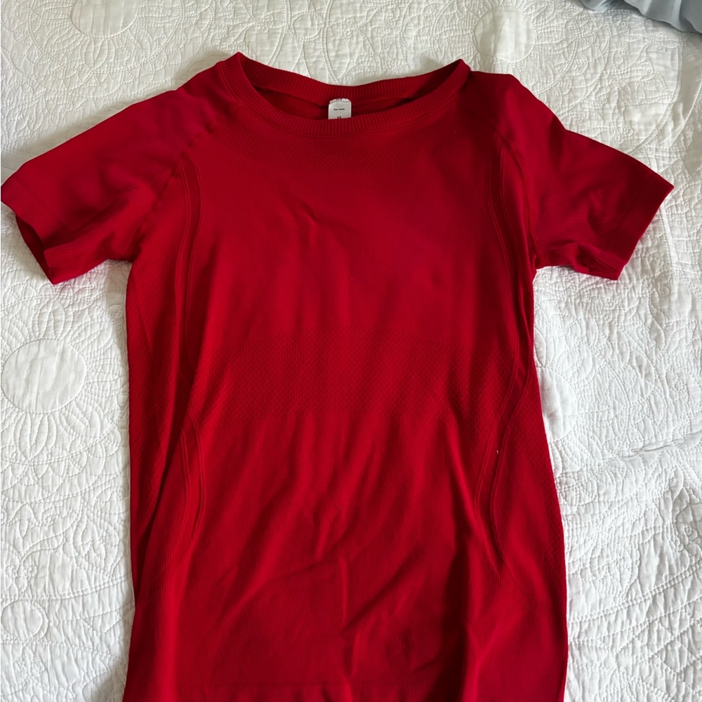 Amazon Red Short Sleeve Tee